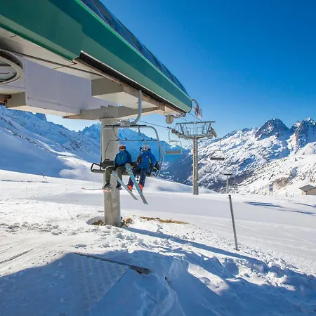 Grand Roc C15 - 280m From Slopes, Mont-blanc View, Parking & Wifi - Happy Chamonix